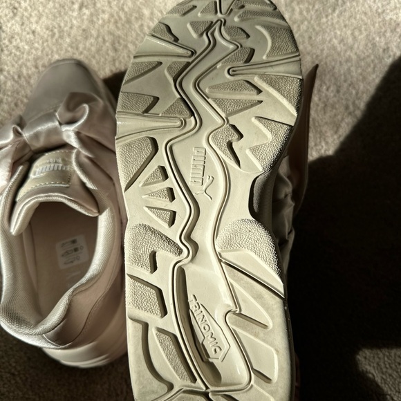 Fenti x Puma - Satin Bow Sneakers in Light Beige - 7 - Picture 7 of 11